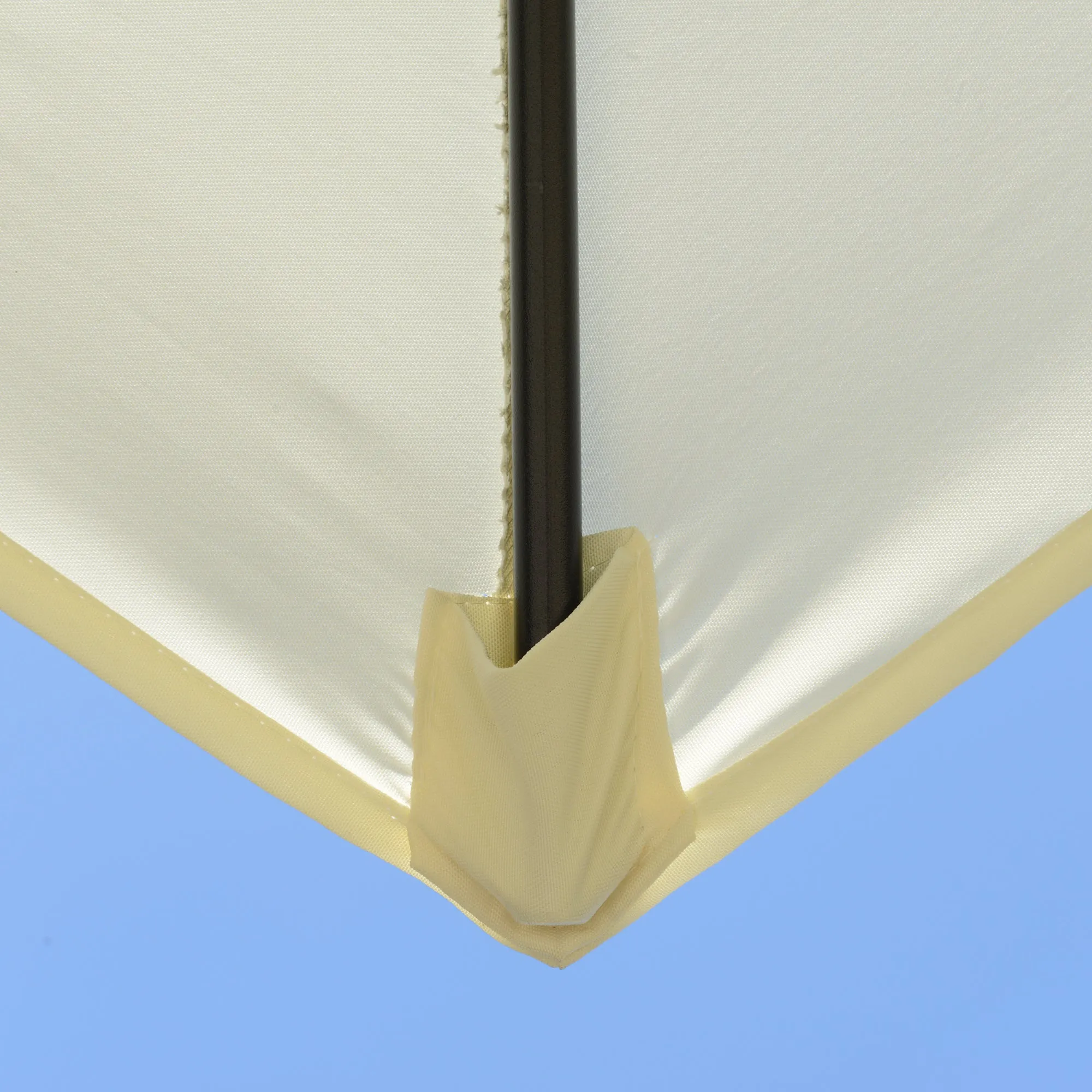 Easycomfort Ombrellone da Giardino 2.6x2.5 m Anti UV Protezione 30  con Testa Inclinabile, Palo in Alluminio e 6 Stecche, Bianco Crema