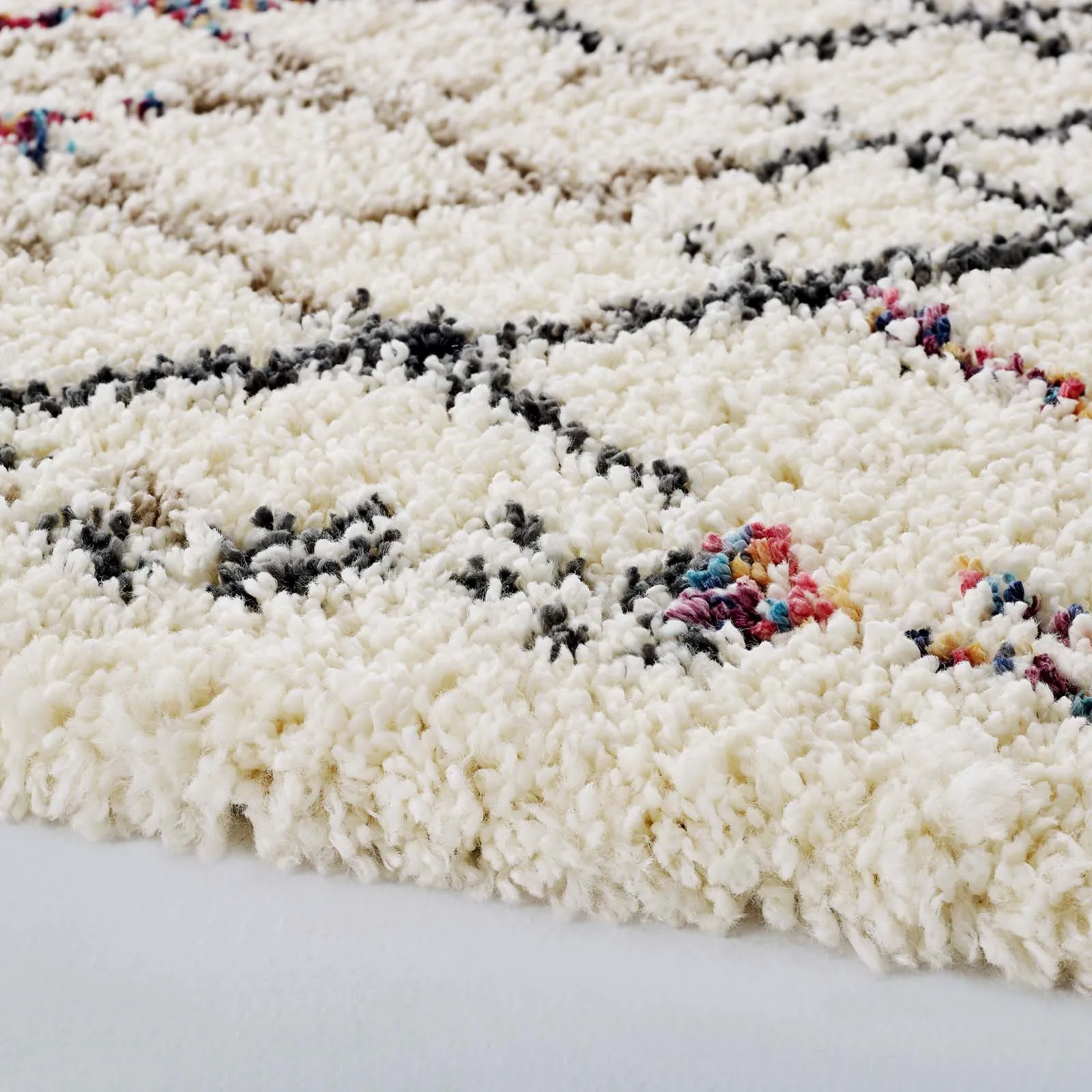 Skadi Rainbow DiamondShag Area Rug